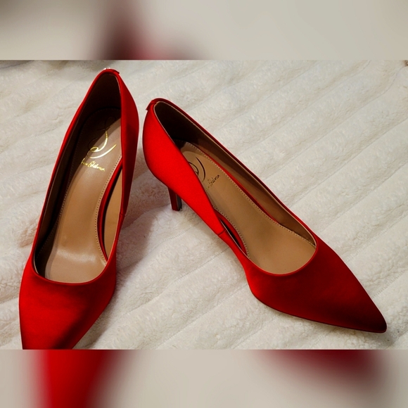 Vibrant Red Satin Pointed-Toe Heels - Picture 1 of 5